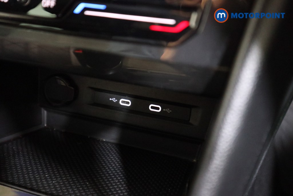 Volkswagen Tiguan R-Line Automatic Petrol SUV - Stock Number (1599539) - 9th supplementary image