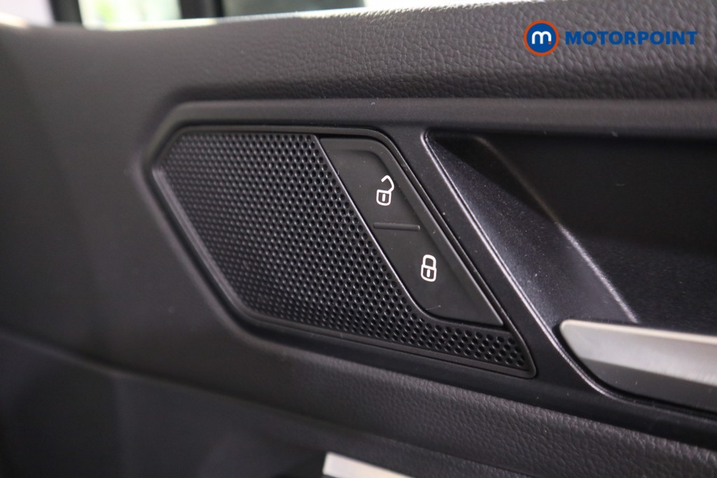 Volkswagen Tiguan R-Line Automatic Petrol SUV - Stock Number (1599539) - 13th supplementary image