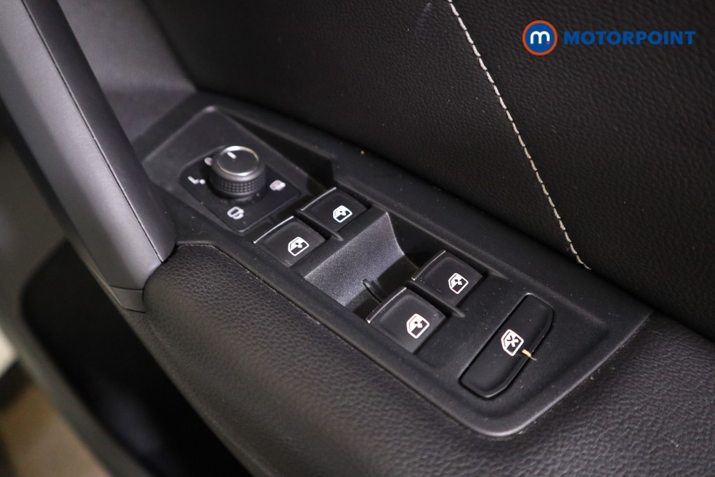 Volkswagen Tiguan R-Line Automatic Petrol SUV - Stock Number (1599539) - 14th supplementary image