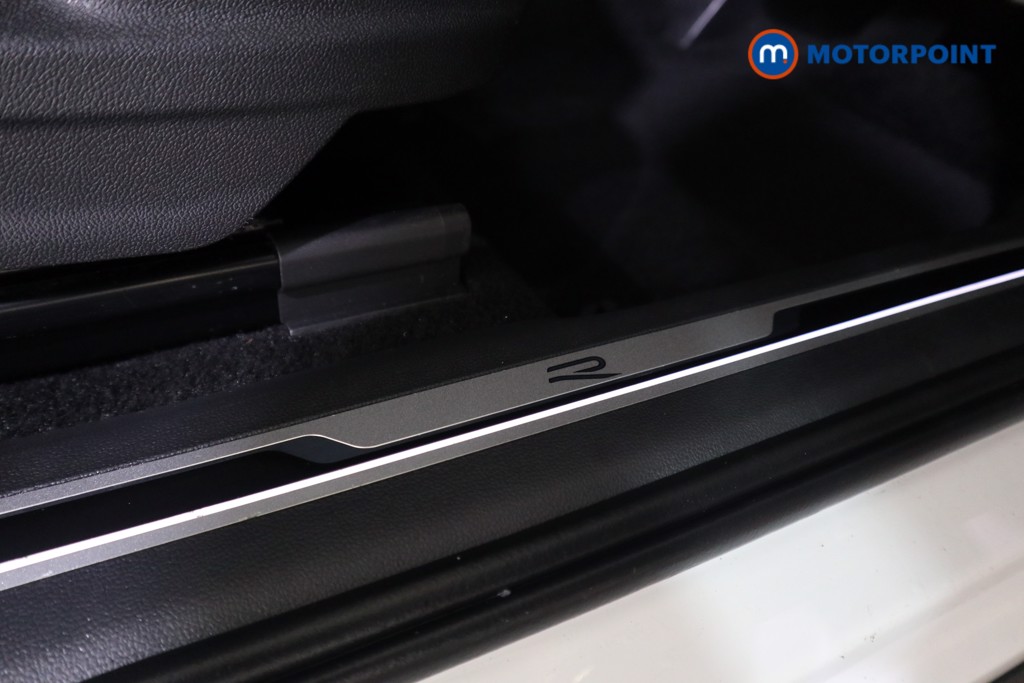 Volkswagen Tiguan R-Line Automatic Petrol SUV - Stock Number (1599539) - 15th supplementary image