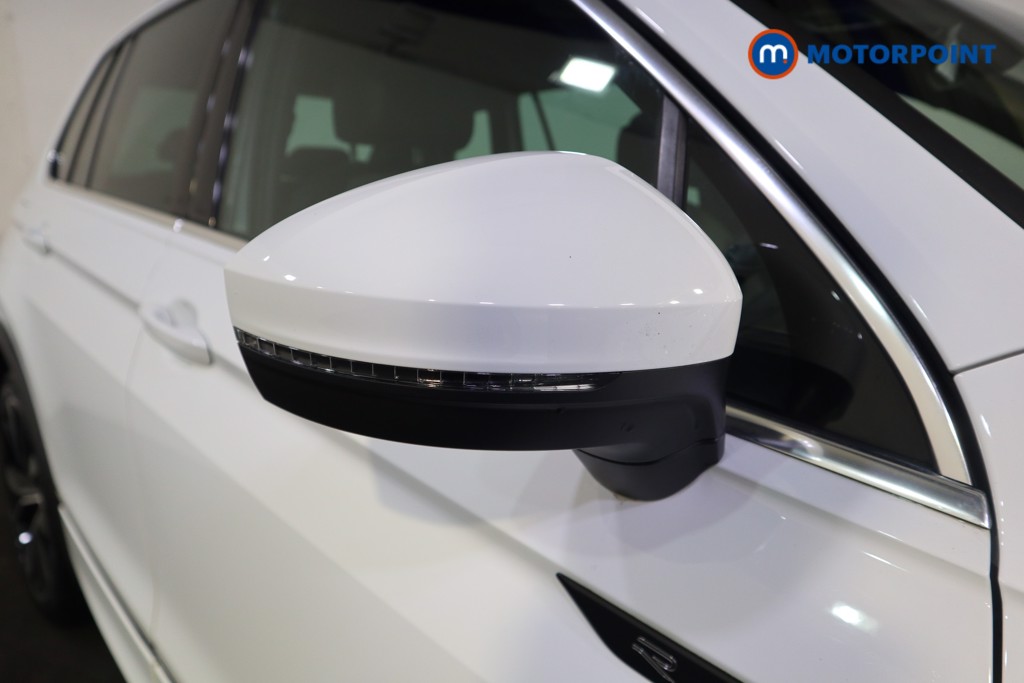 Volkswagen Tiguan R-Line Automatic Petrol SUV - Stock Number (1599539) - 32nd supplementary image