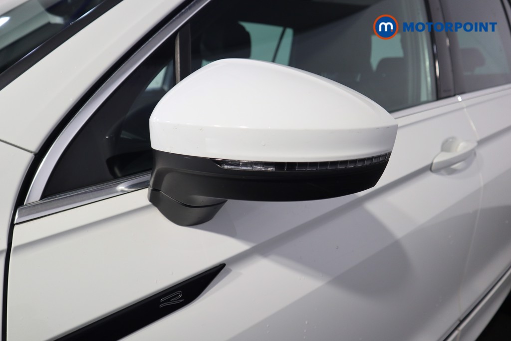 Volkswagen Tiguan R-Line Automatic Petrol SUV - Stock Number (1599539) - 33rd supplementary image