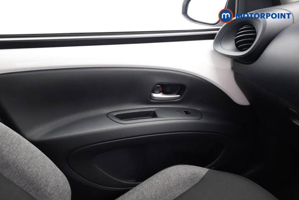 Toyota Aygo X Pure Manual Petrol Hatchback - Stock Number (1599556) - 11th supplementary image