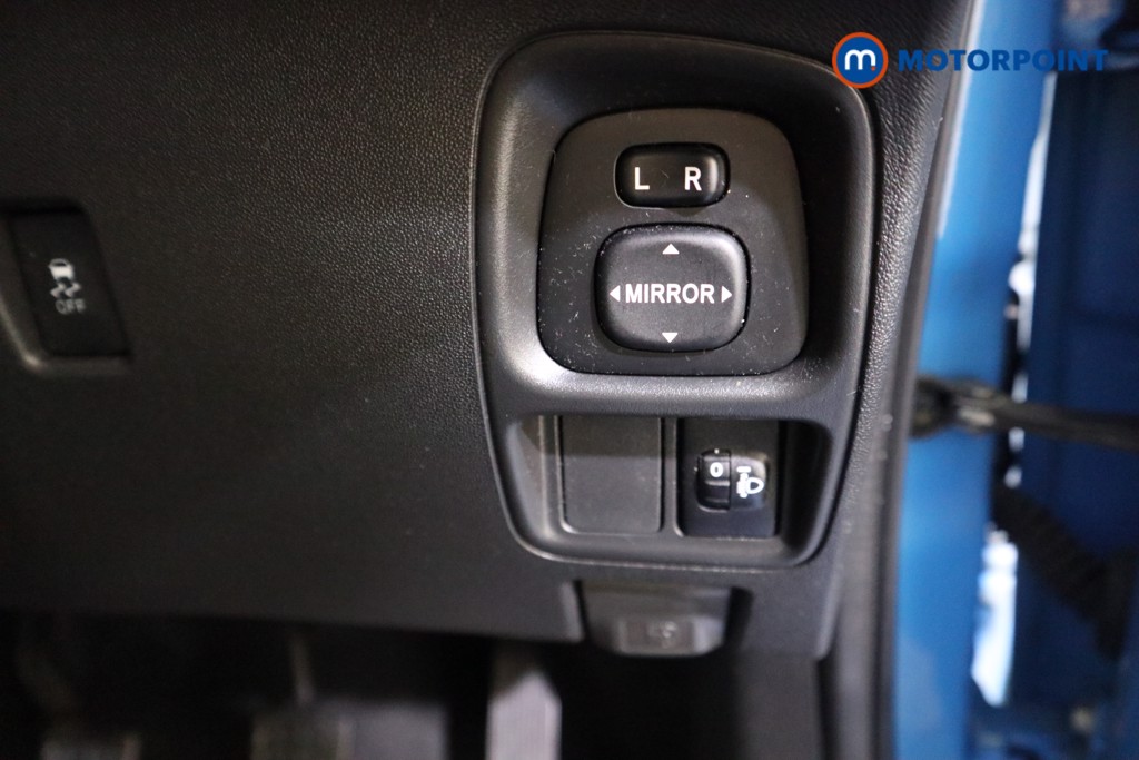 Toyota Aygo X-Trend Manual Petrol Hatchback - Stock Number (1600001) - 9th supplementary image