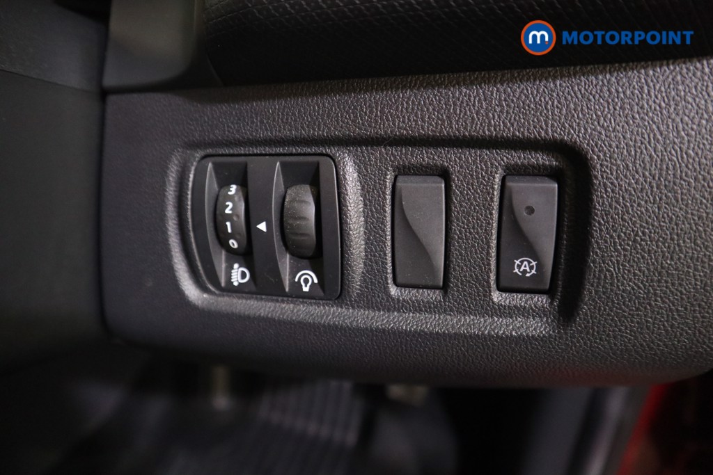 Renault Clio Iconic Manual Petrol Hatchback - Stock Number (1600940) - 9th supplementary image