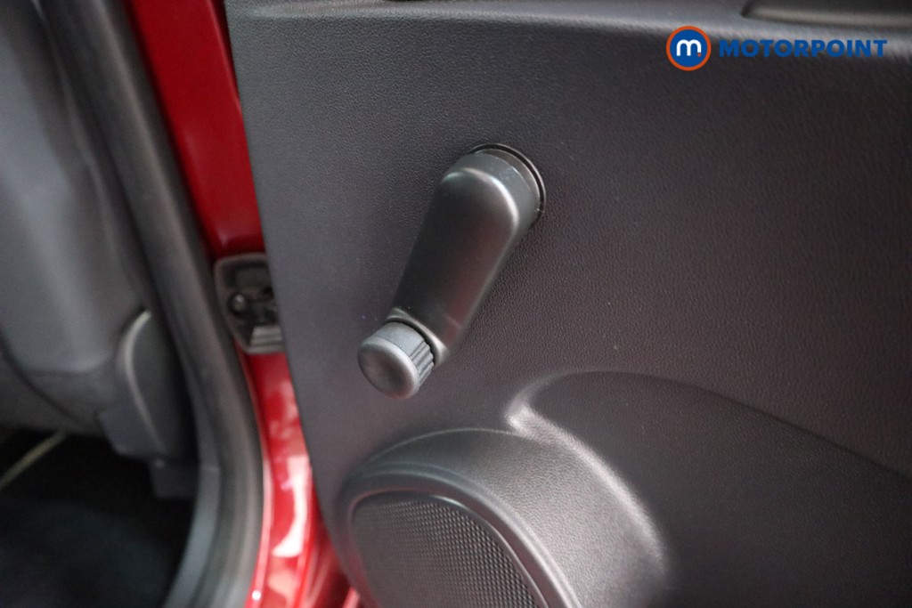 Renault Clio Iconic Manual Petrol Hatchback - Stock Number (1600940) - 14th supplementary image