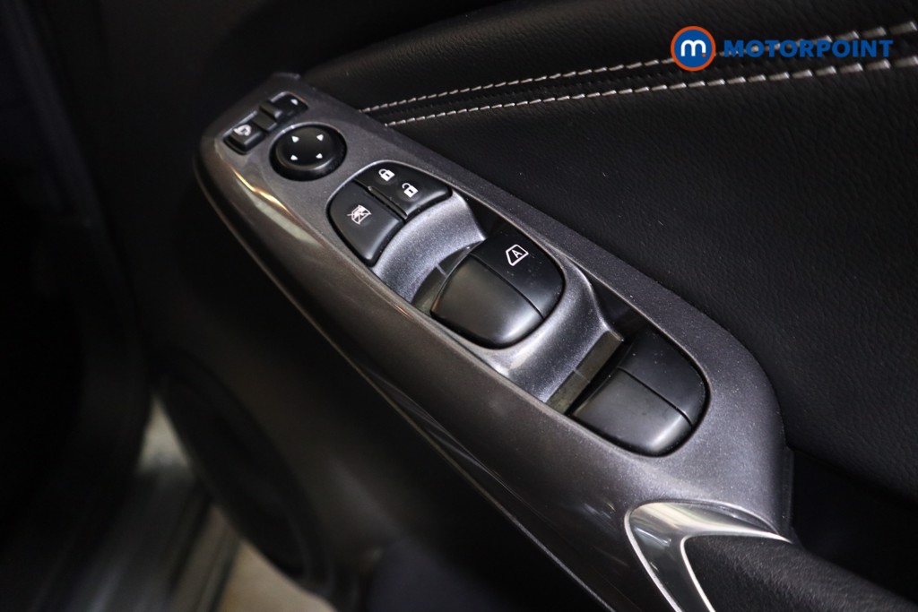 Nissan Juke N-Connecta Automatic Petrol-Electric Hybrid SUV - Stock Number (1601306) - 11th supplementary image