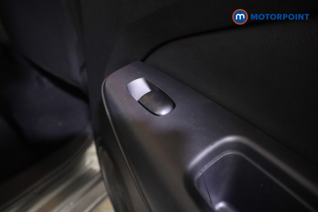 Nissan Juke N-Connecta Automatic Petrol-Electric Hybrid SUV - Stock Number (1601306) - 14th supplementary image