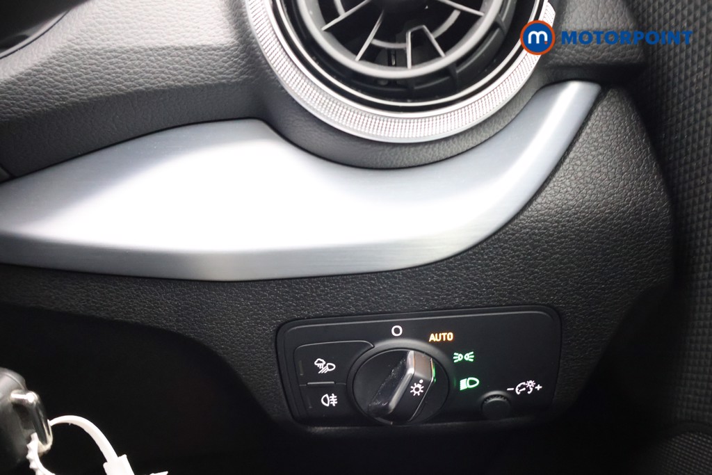 Audi Q2 Black Edition Manual Petrol SUV - Stock Number (1601317) - 6th supplementary image