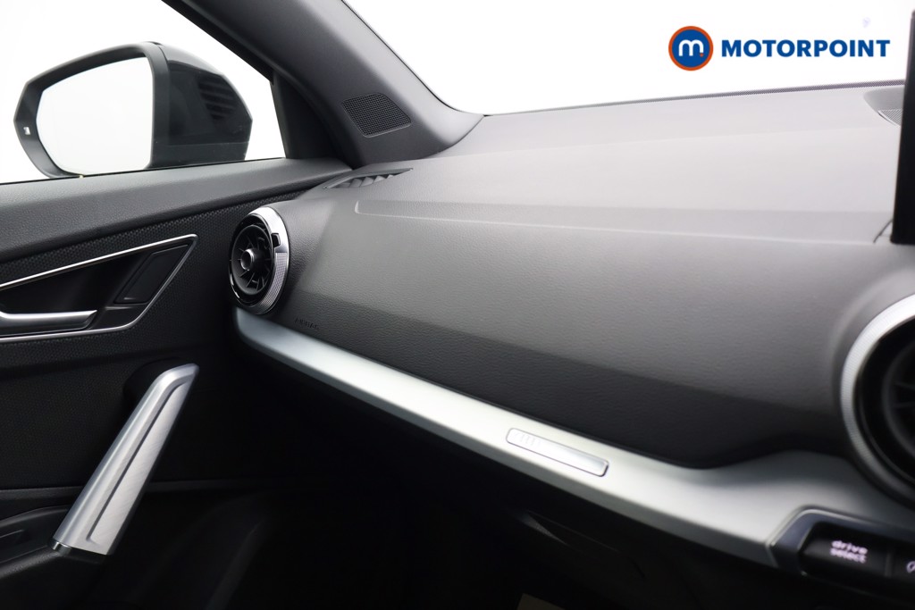 Audi Q2 Black Edition Manual Petrol SUV - Stock Number (1601317) - 9th supplementary image