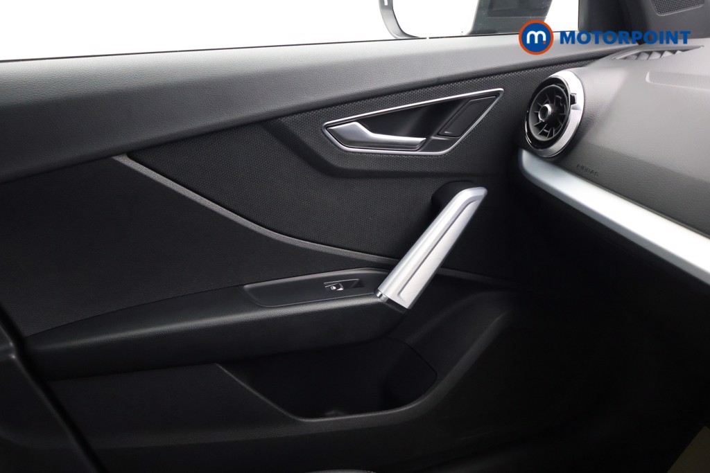 Audi Q2 Black Edition Manual Petrol SUV - Stock Number (1601317) - 10th supplementary image