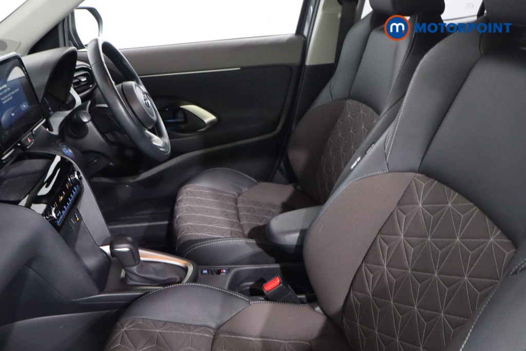 Toyota Yaris Cross Excel Automatic Petrol-Electric Hybrid Estate - Stock Number (1601751) - 4th supplementary image