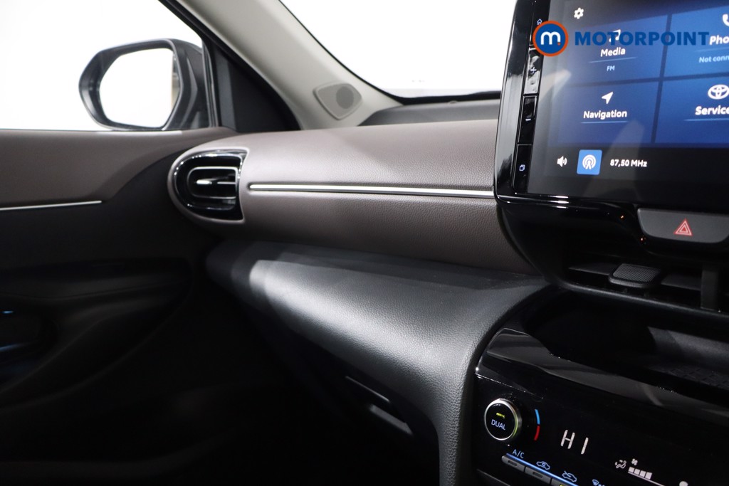 Toyota Yaris Cross Excel Automatic Petrol-Electric Hybrid Estate - Stock Number (1601751) - 17th supplementary image