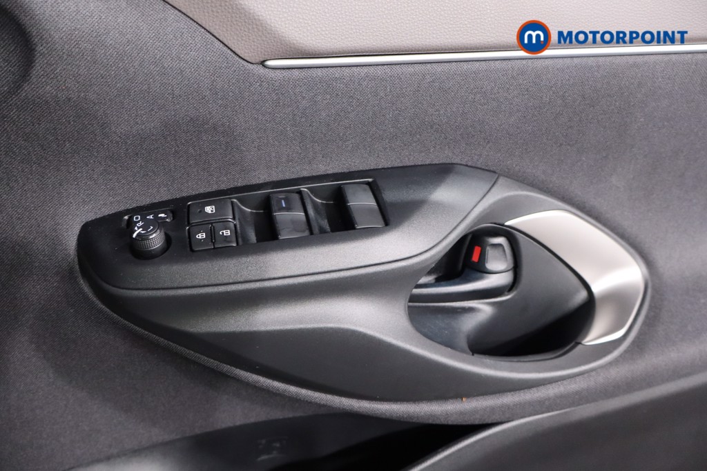 Toyota Yaris Cross Excel Automatic Petrol-Electric Hybrid Estate - Stock Number (1601751) - 19th supplementary image