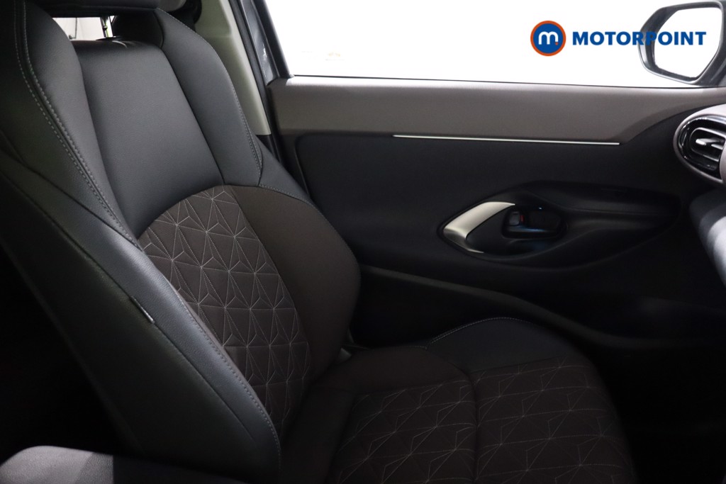 Toyota Yaris Cross Excel Automatic Petrol-Electric Hybrid Estate - Stock Number (1601751) - 21st supplementary image