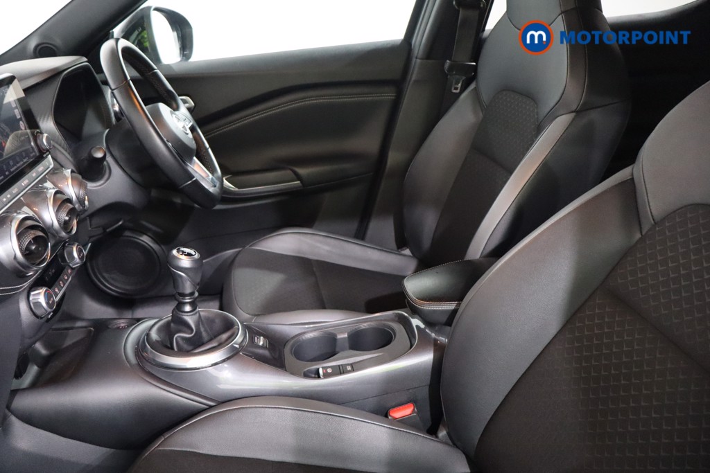 Nissan Juke N-Connecta Manual Petrol SUV - Stock Number (1602152) - 4th supplementary image