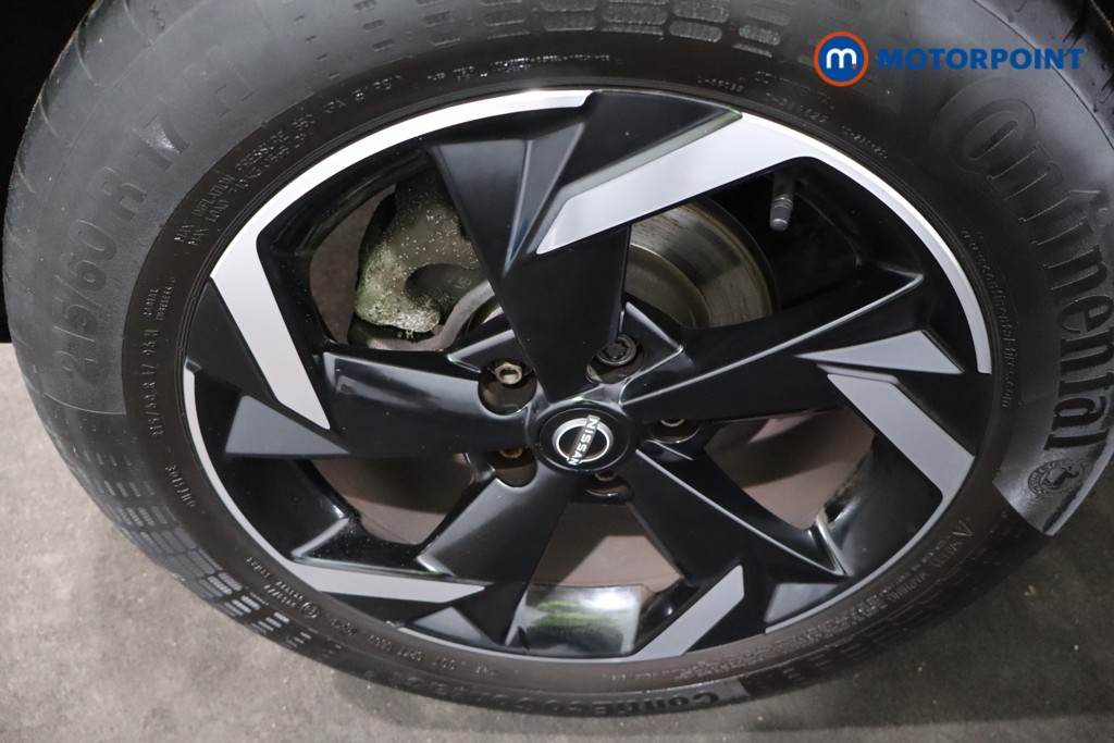 Nissan Juke N-Connecta Manual Petrol SUV - Stock Number (1602152) - 9th supplementary image