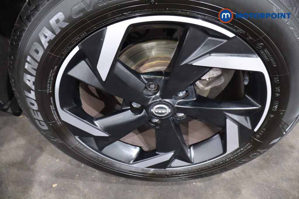 Nissan Juke N-Connecta Manual Petrol SUV - Stock Number (1602152) - 12th supplementary image