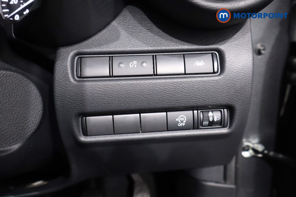 Nissan Juke N-Connecta Manual Petrol SUV - Stock Number (1602152) - 18th supplementary image