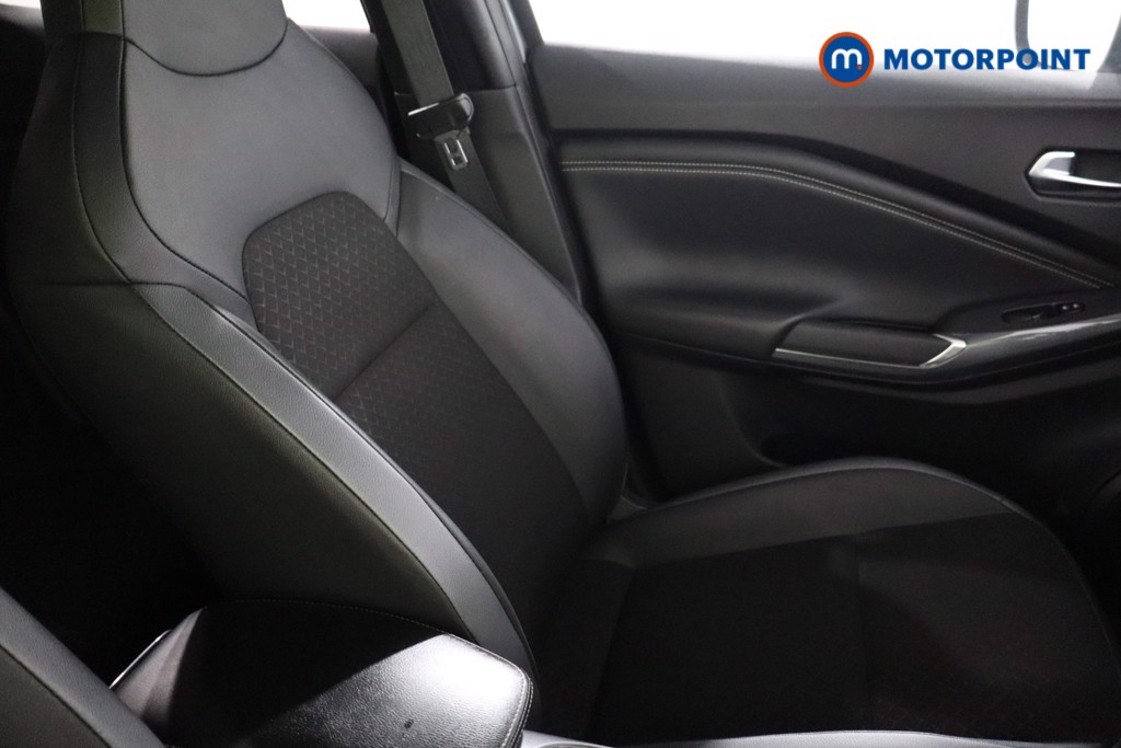 Nissan Juke N-Connecta Manual Petrol SUV - Stock Number (1602152) - 21st supplementary image