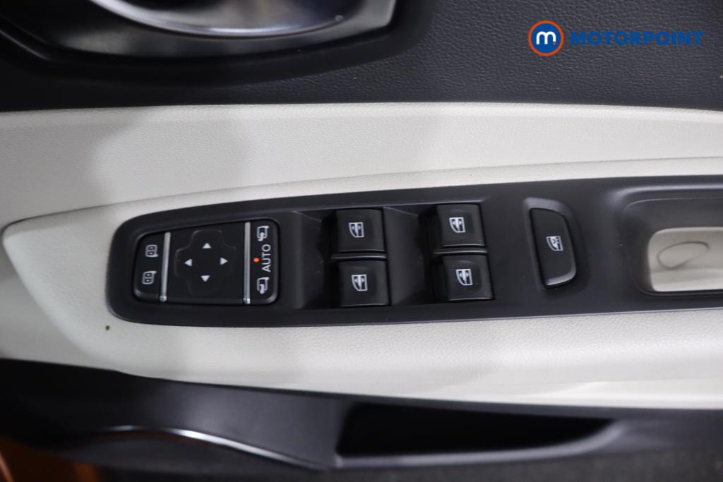 Renault Captur Gt Line Manual Petrol SUV - Stock Number (1602177) - 11th supplementary image