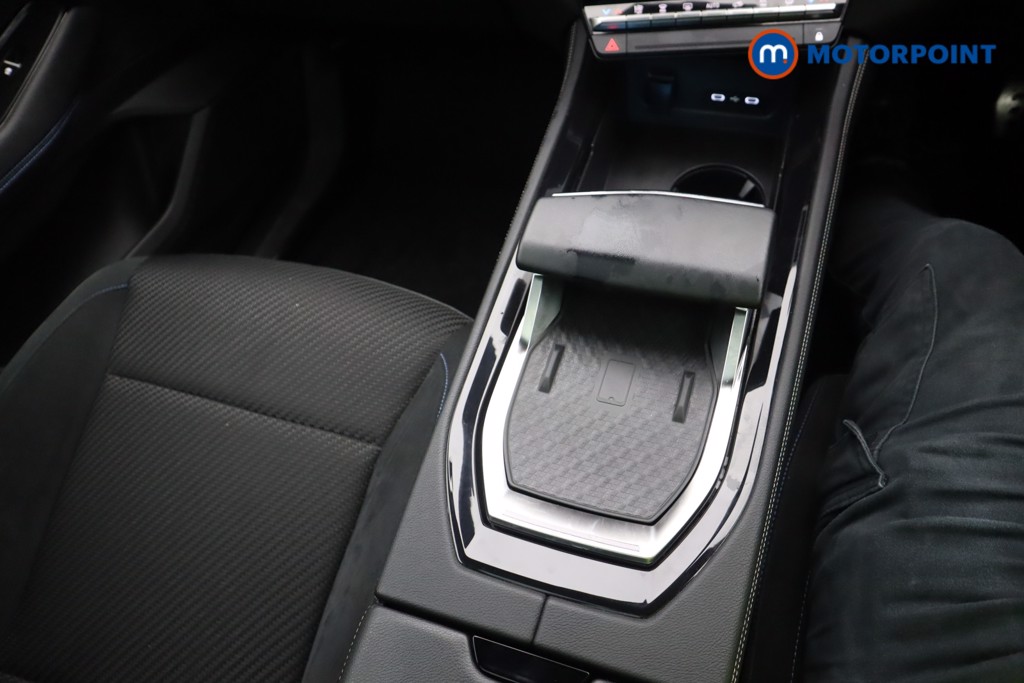 Renault Austral Iconic Esprit Alpine Automatic Petrol-Electric Hybrid SUV - Stock Number (1596429) - 11th supplementary image