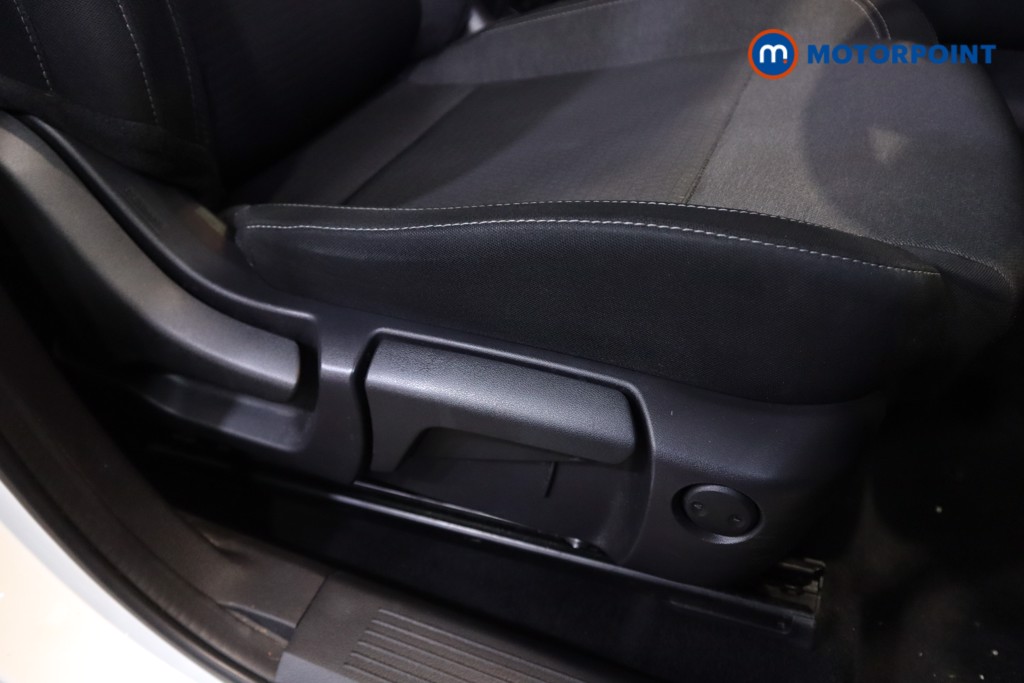 Nissan Qashqai N-Connecta Manual Petrol SUV - Stock Number (1588058) - 6th supplementary image