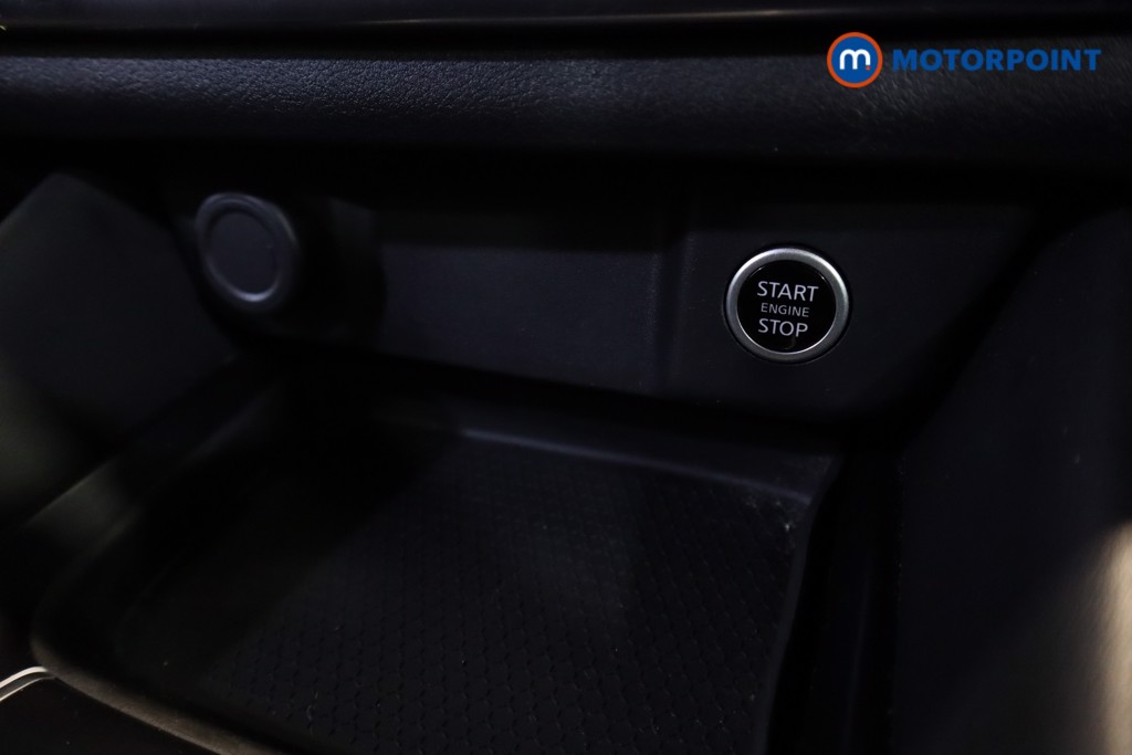 Nissan Qashqai N-Connecta Manual Petrol SUV - Stock Number (1588058) - 18th supplementary image