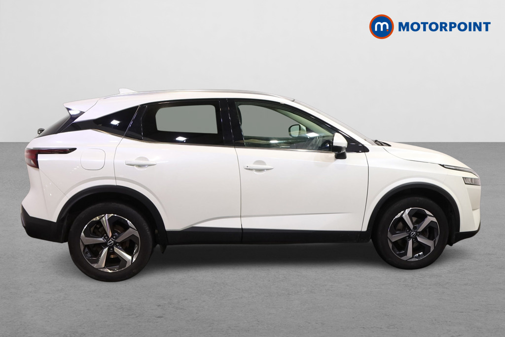 Nissan Qashqai N-Connecta Manual Petrol SUV - Stock Number (1588058) - Drivers side