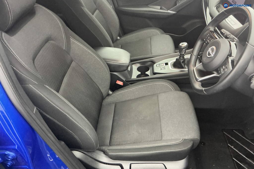 Nissan Qashqai N-Connecta Manual Petrol SUV - Stock Number (1589994) - 5th supplementary image