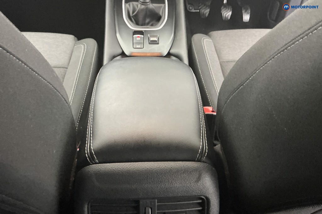 Nissan Qashqai N-Connecta Manual Petrol SUV - Stock Number (1589994) - 11th supplementary image