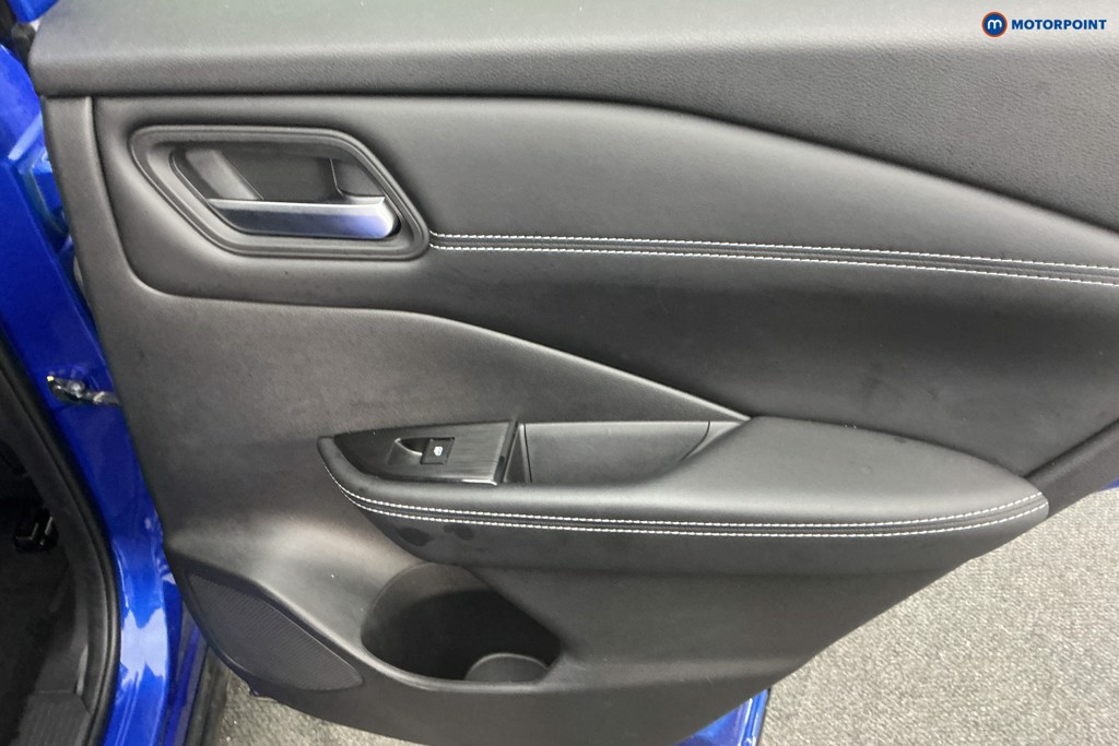 Nissan Qashqai N-Connecta Manual Petrol SUV - Stock Number (1589994) - 24th supplementary image