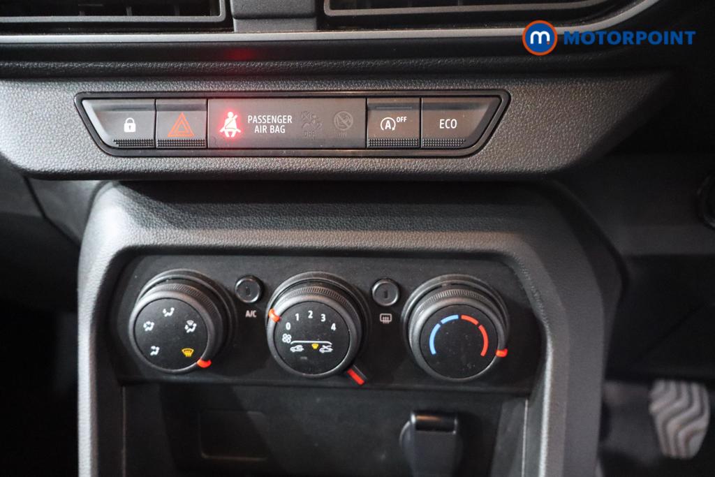 Dacia Sandero Expression Manual Petrol Hatchback - Stock Number (1592195) - 3rd supplementary image