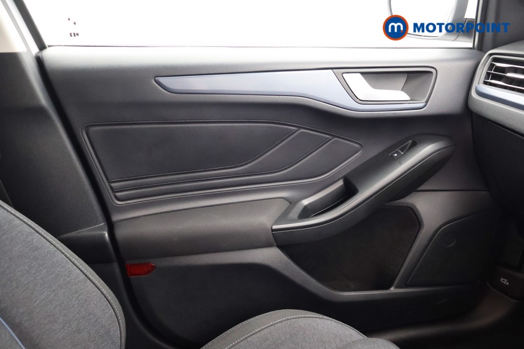 Ford Focus Active Manual Petrol Hatchback - Stock Number (1597296) - 7th supplementary image