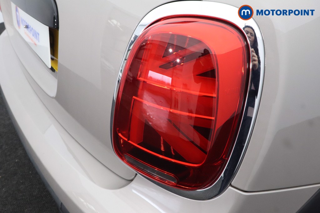 Mini Hatchback Cooper Classic Automatic Petrol Hatchback - Stock Number (1598528) - 33rd supplementary image