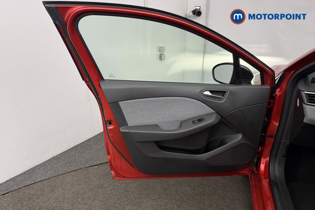 Renault Clio Techno Manual Petrol Hatchback - Stock Number (1598649) - 4th supplementary image