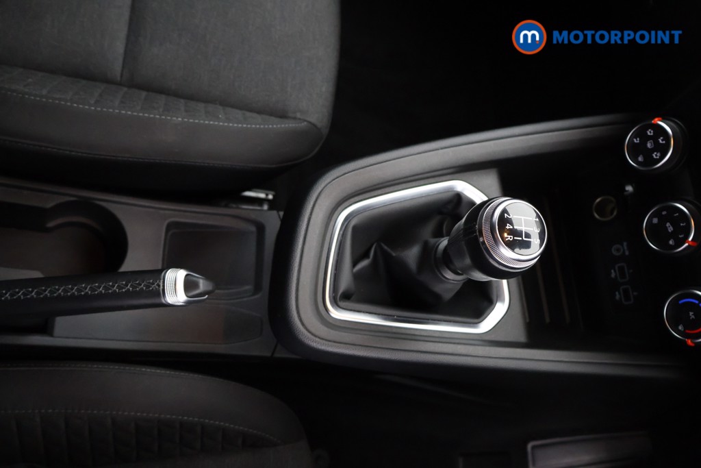 Renault Clio Iconic Manual Petrol Hatchback - Stock Number (1598812) - 9th supplementary image