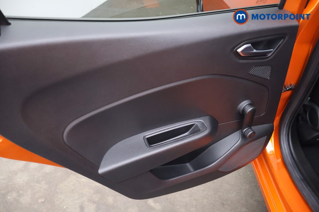 Renault Clio Iconic Manual Petrol Hatchback - Stock Number (1598812) - 17th supplementary image