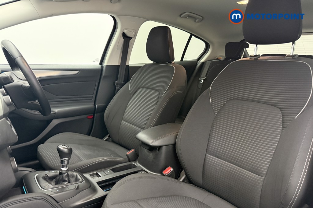 Ford Focus Titanium Manual Petrol Hatchback - Stock Number (1599781) - 7th supplementary image