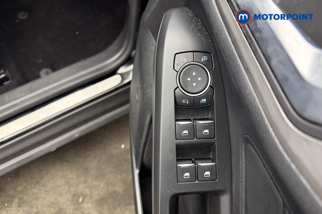 Ford Focus Titanium Manual Petrol Hatchback - Stock Number (1599781) - 19th supplementary image