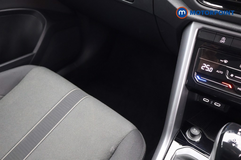 Volkswagen T-Roc Life Automatic Petrol SUV - Stock Number (1600128) - 8th supplementary image