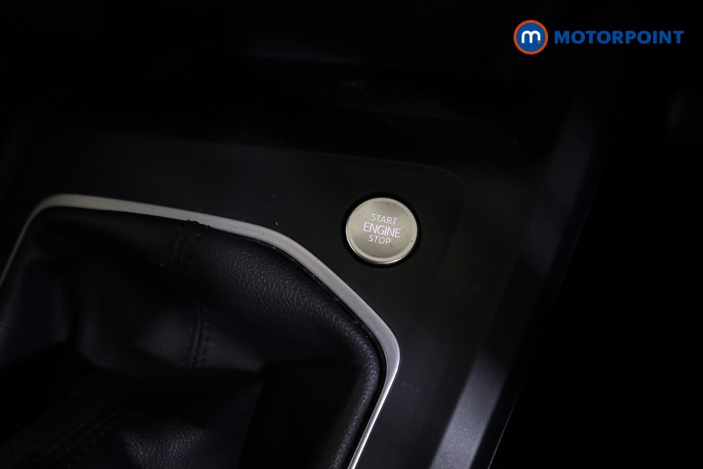 Volkswagen Golf Life Manual Petrol Hatchback - Stock Number (1600198) - 9th supplementary image