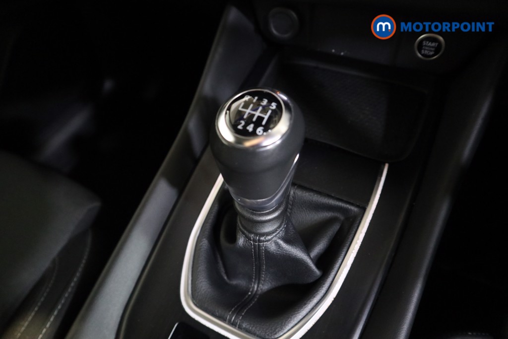 Nissan Qashqai N-Connecta Manual Petrol SUV - Stock Number (1600332) - 8th supplementary image