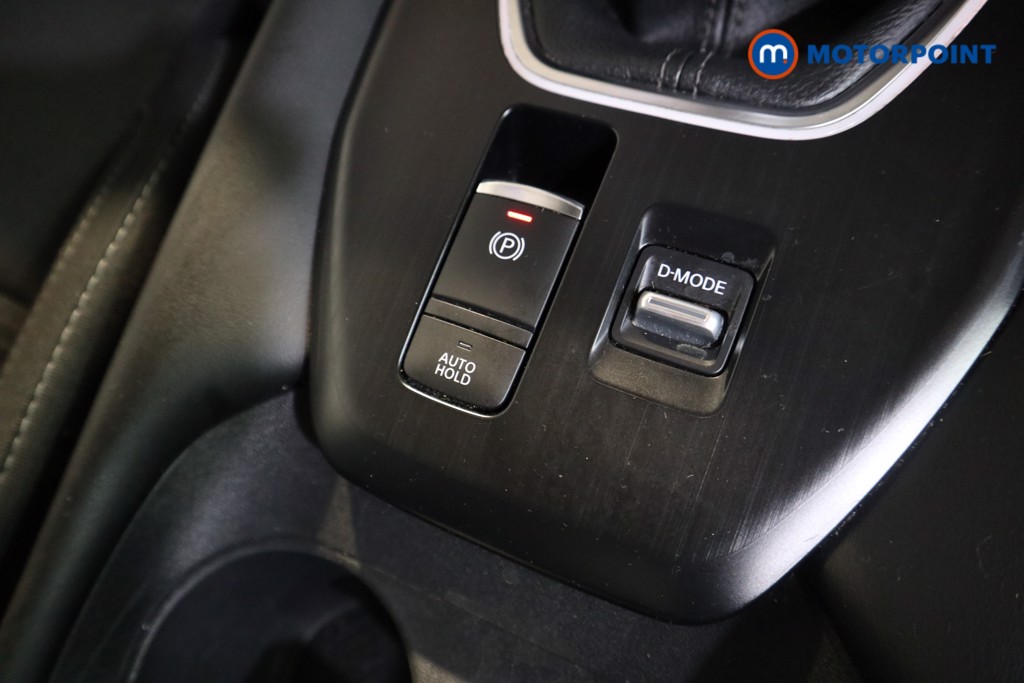 Nissan Qashqai N-Connecta Manual Petrol SUV - Stock Number (1600332) - 9th supplementary image