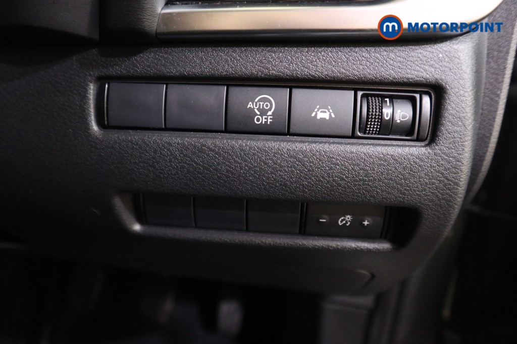 Nissan Qashqai N-Connecta Manual Petrol SUV - Stock Number (1600332) - 10th supplementary image