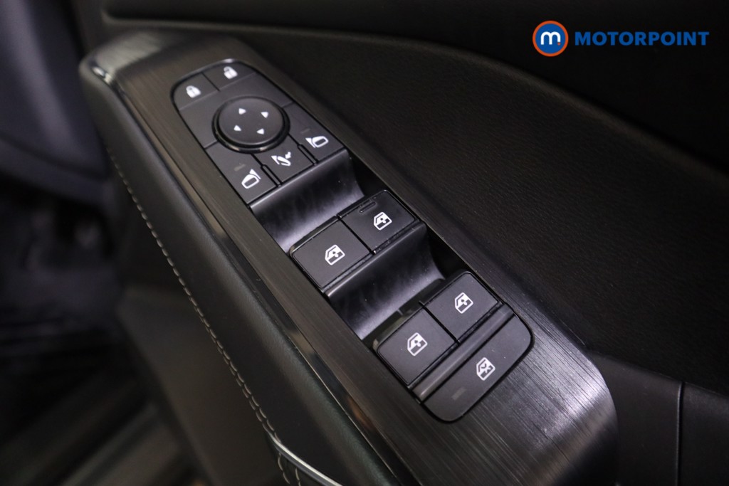 Nissan Qashqai N-Connecta Manual Petrol SUV - Stock Number (1600332) - 11th supplementary image