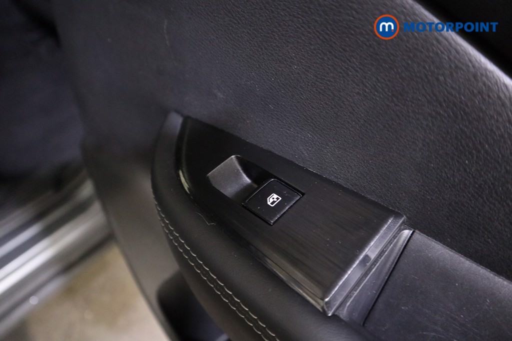 Nissan Qashqai N-Connecta Manual Petrol SUV - Stock Number (1600332) - 16th supplementary image