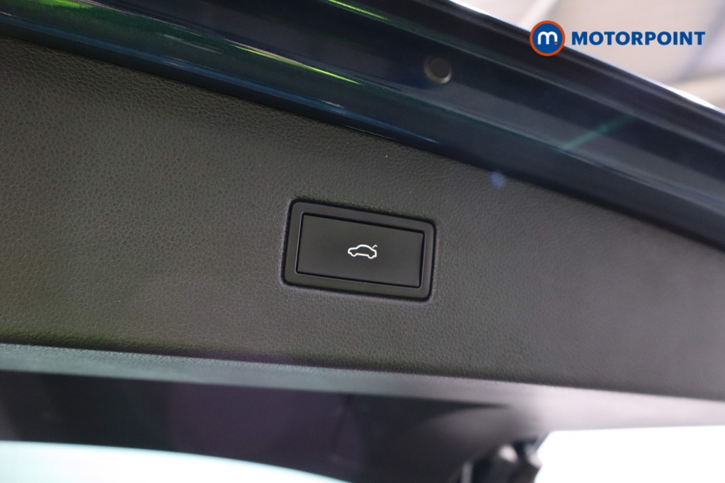 Volkswagen Tiguan Active Automatic Petrol SUV - Stock Number (1600411) - 33rd supplementary image