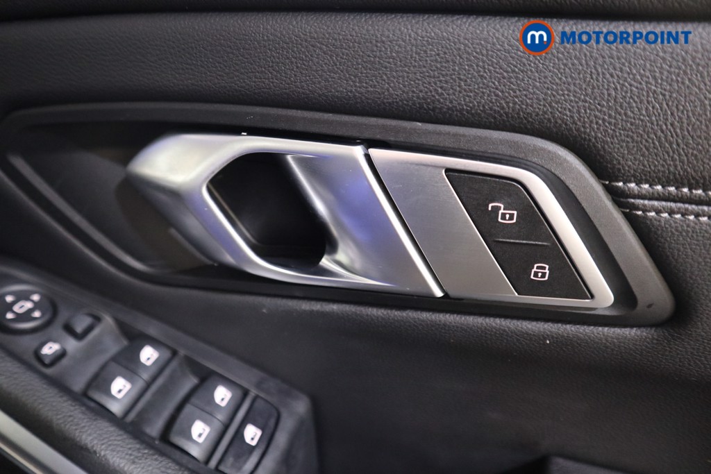 BMW 3 Series M Sport Automatic Petrol Plug-In Hybrid Estate - Stock Number (1600981) - 14th supplementary image