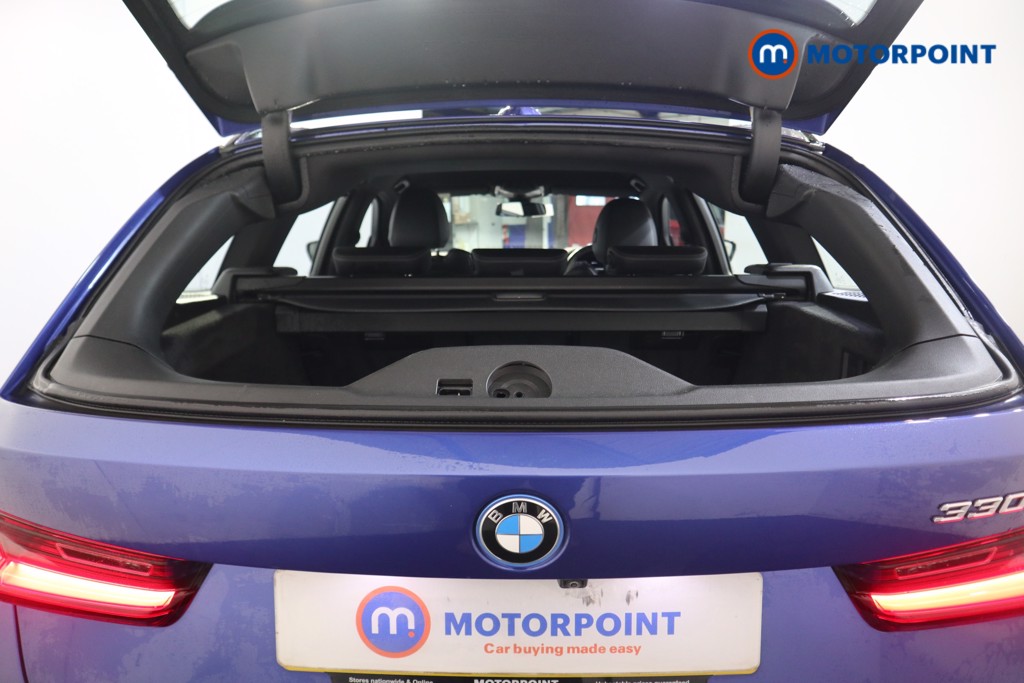 BMW 3 Series M Sport Automatic Petrol Plug-In Hybrid Estate - Stock Number (1600981) - 21st supplementary image